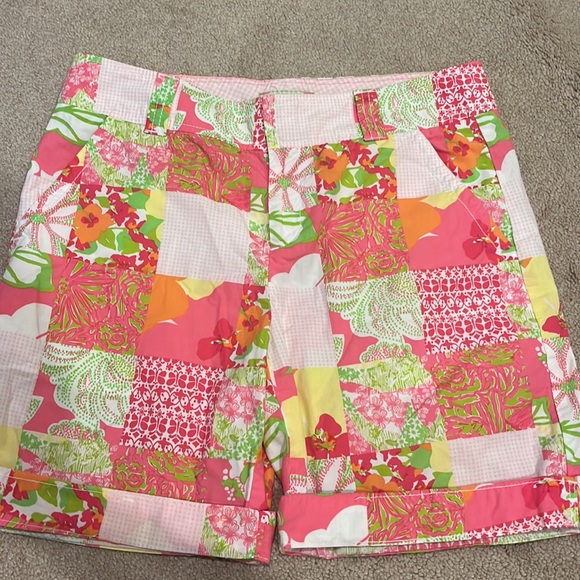Lilly Pulitzer resort fit Bermuda shorts EUC size 6 - Picture 3 of 4